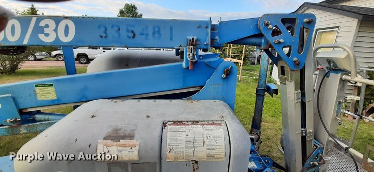 image for item HI9852 Genie TMZ-50/30  boom lift