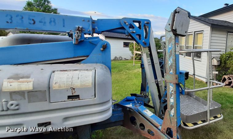 image for item HI9852 Genie TMZ-50/30  boom lift