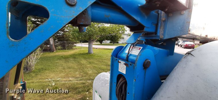 image for item HI9852 Genie TMZ-50/30  boom lift