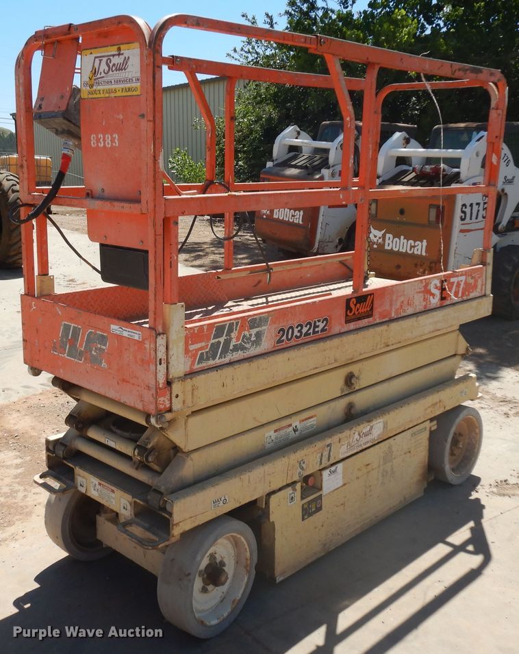 image for item HI9857 1998 JLG 2032E2  scissor lift