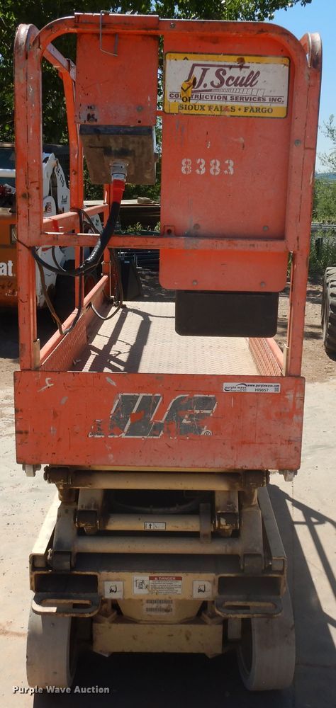 image for item HI9857 1998 JLG 2032E2  scissor lift