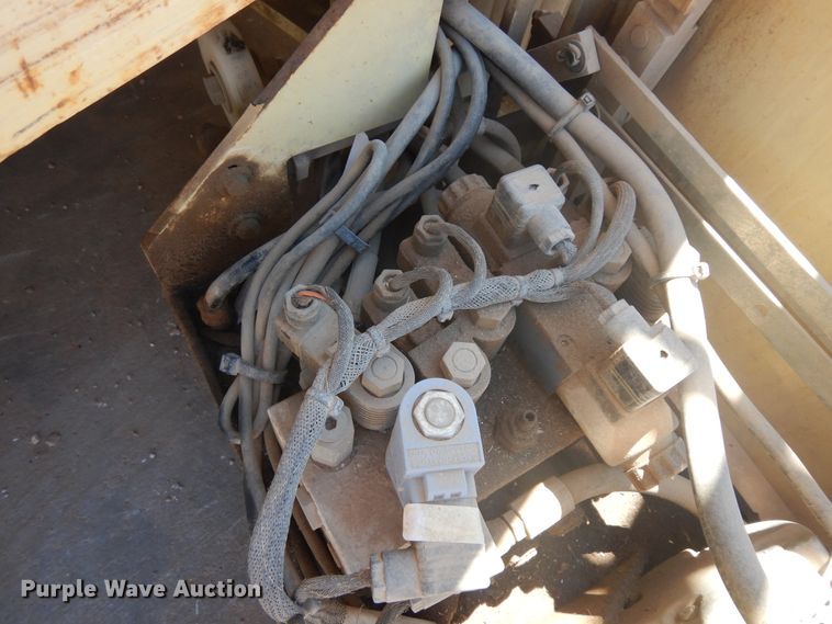 image for item HI9857 1998 JLG 2032E2  scissor lift