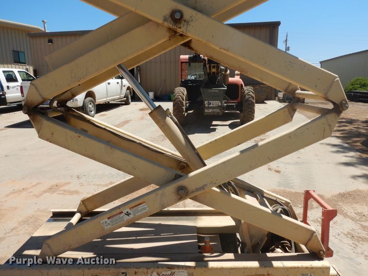 image for item HI9857 1998 JLG 2032E2  scissor lift