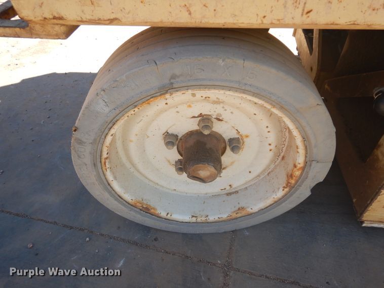 image for item HI9857 1998 JLG 2032E2  scissor lift