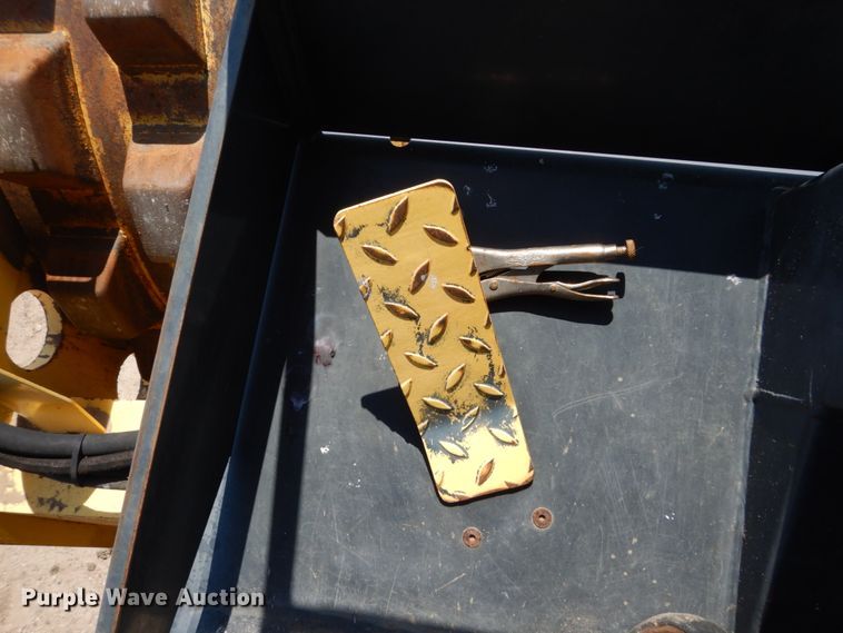 image for item HI9868 1999 Bomag BW 213PDH-3  single drum vibratory roller