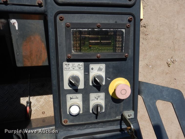 image for item HI9868 1999 Bomag BW 213PDH-3  single drum vibratory roller