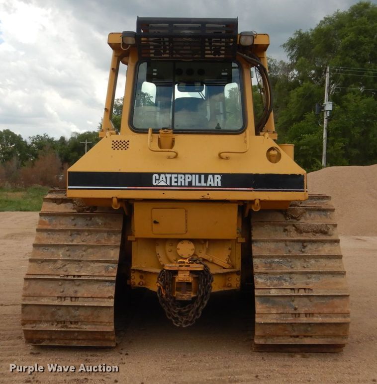 image for item HI9869 Caterpillar D6M LGP  dozer