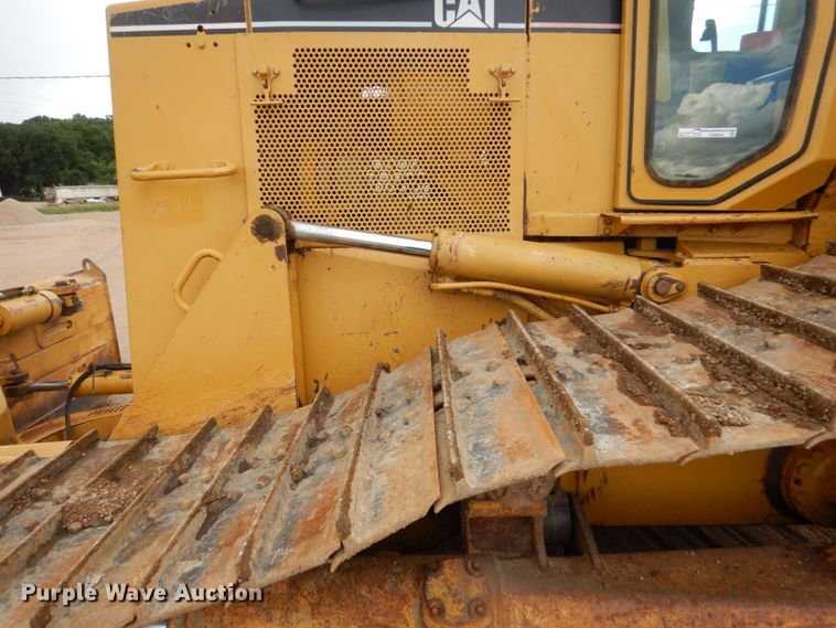 image for item HI9869 Caterpillar D6M LGP  dozer