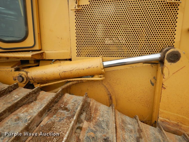 image for item HI9869 Caterpillar D6M LGP  dozer