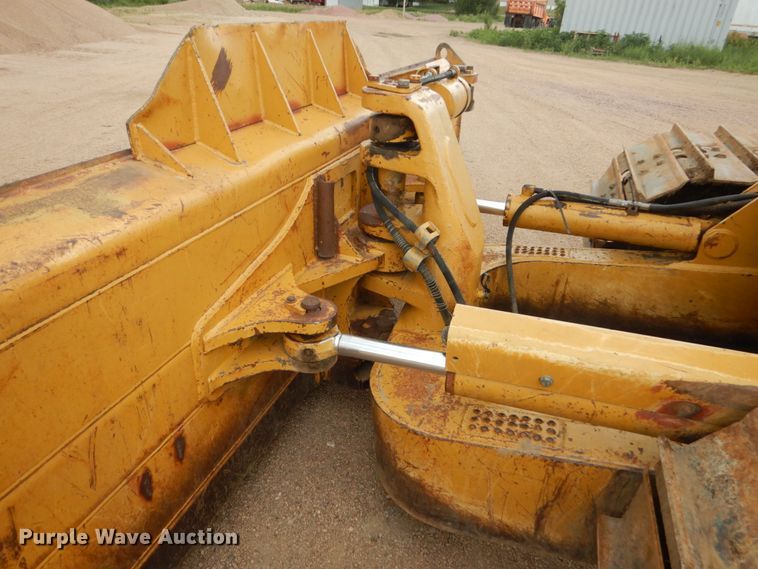image for item HI9869 Caterpillar D6M LGP  dozer