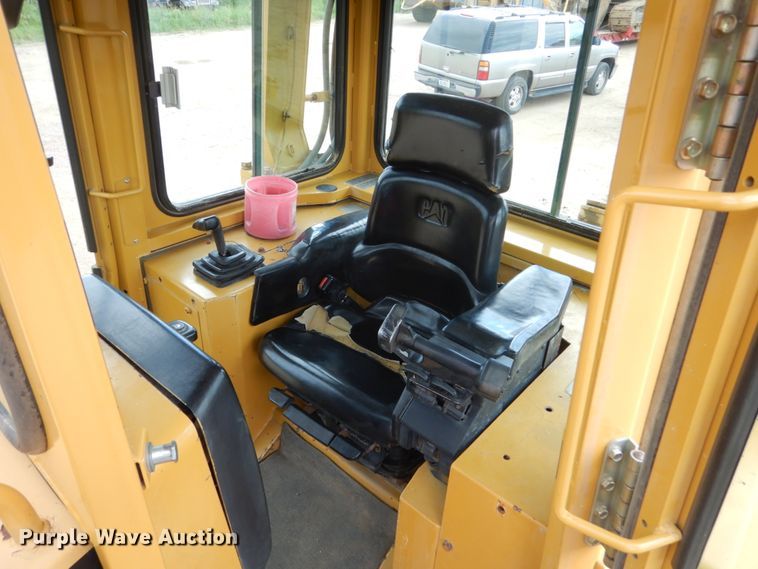 image for item HI9869 Caterpillar D6M LGP  dozer