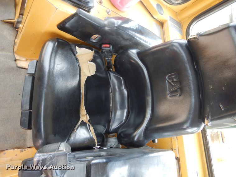 image for item HI9869 Caterpillar D6M LGP  dozer