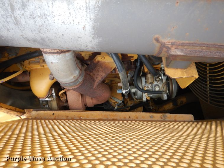 image for item HI9869 Caterpillar D6M LGP  dozer