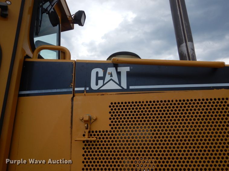 image for item HI9869 Caterpillar D6M LGP  dozer