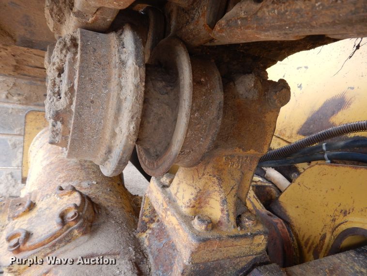 image for item HI9869 Caterpillar D6M LGP  dozer