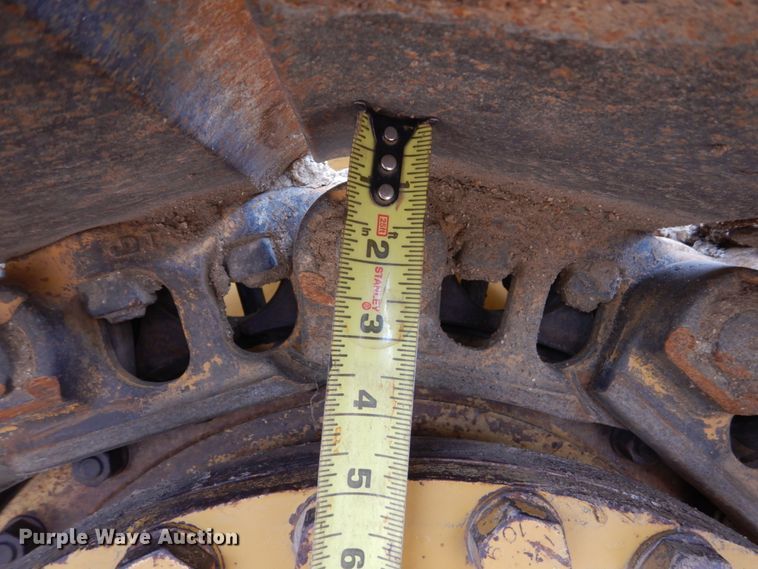 image for item HI9869 Caterpillar D6M LGP  dozer