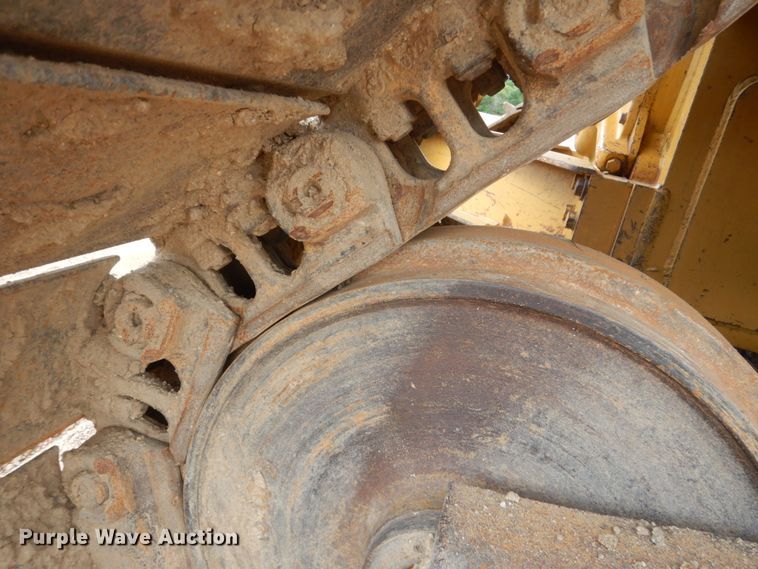 image for item HI9869 Caterpillar D6M LGP  dozer