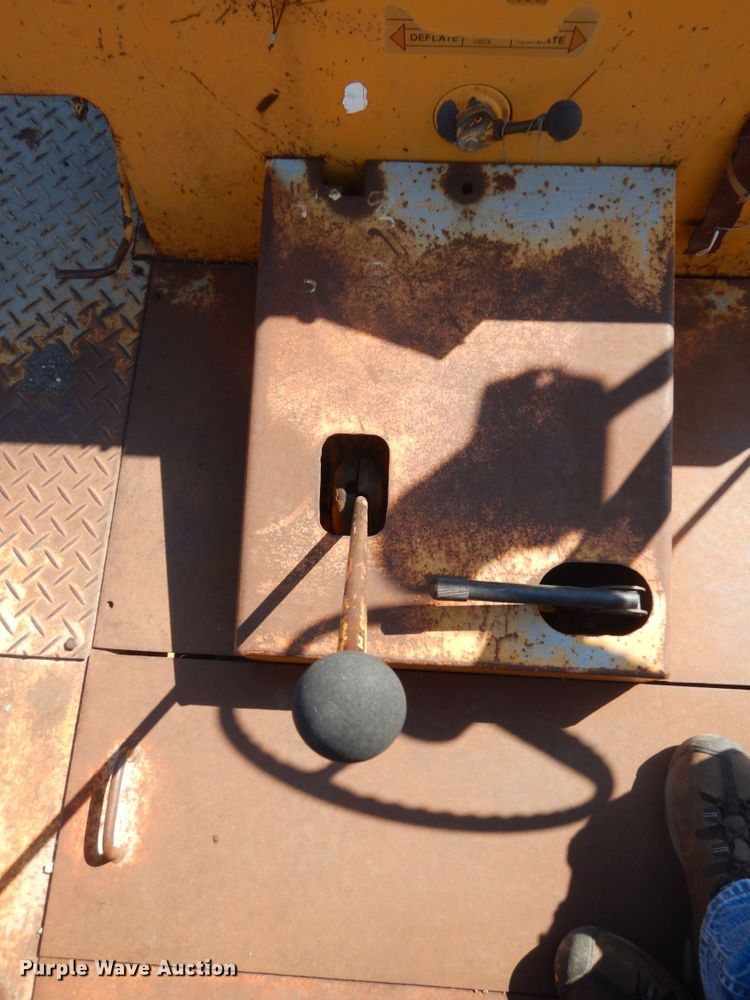 image for item HI9872 1989 Dynapac CP27  pneumatic roller