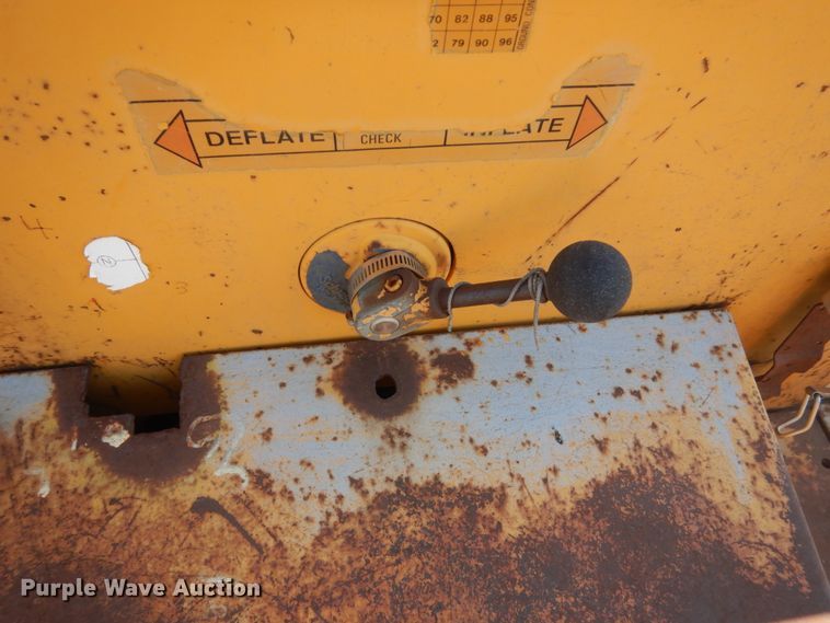 image for item HI9872 1989 Dynapac CP27  pneumatic roller