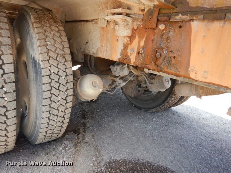 image for item HI9879 1991 Mack RD690S  water truck