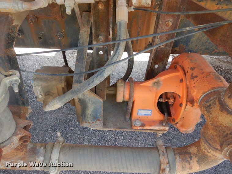 image for item HI9879 1991 Mack RD690S  water truck