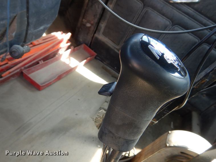 image for item HI9879 1991 Mack RD690S  water truck