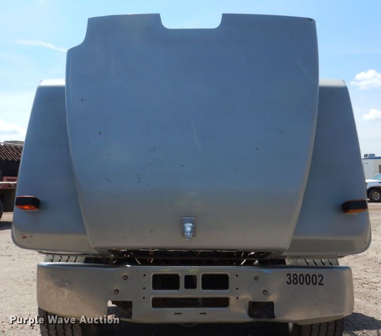 image for item HI9879 1991 Mack RD690S  water truck