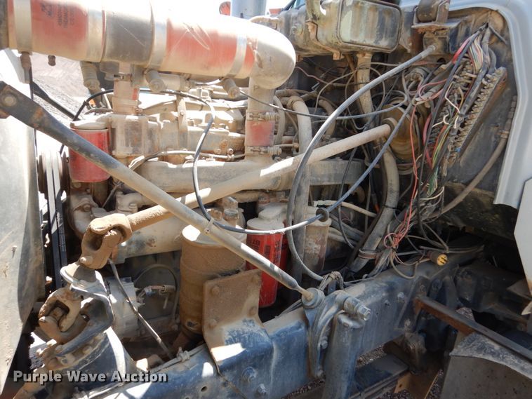 image for item HI9879 1991 Mack RD690S  water truck