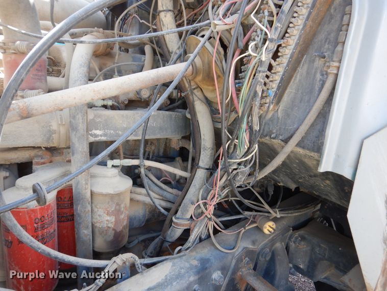 image for item HI9879 1991 Mack RD690S  water truck