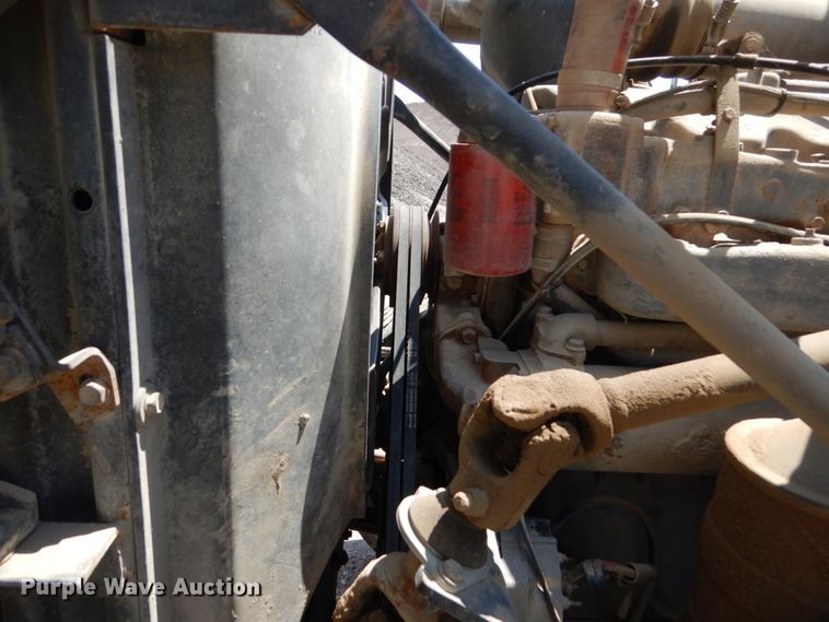 image for item HI9879 1991 Mack RD690S  water truck