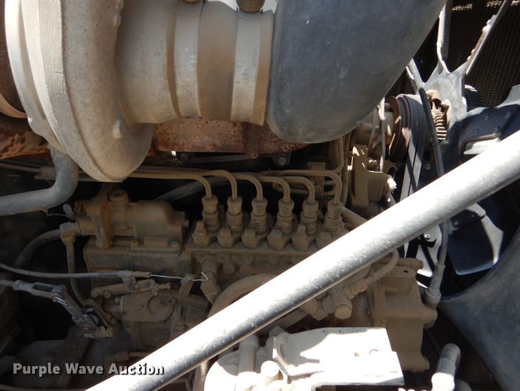 image for item HI9879 1991 Mack RD690S  water truck