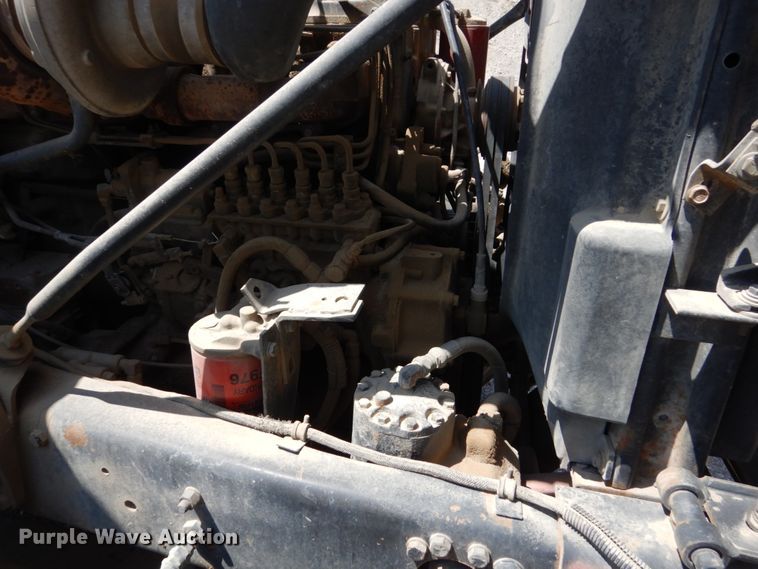 image for item HI9879 1991 Mack RD690S  water truck