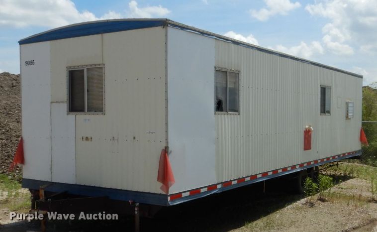 image for item HI9883 1992 Miller  job site office trailer