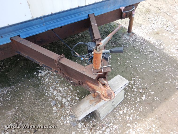 image for item HI9883 1992 Miller  job site office trailer