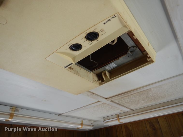 image for item HI9883 1992 Miller  job site office trailer