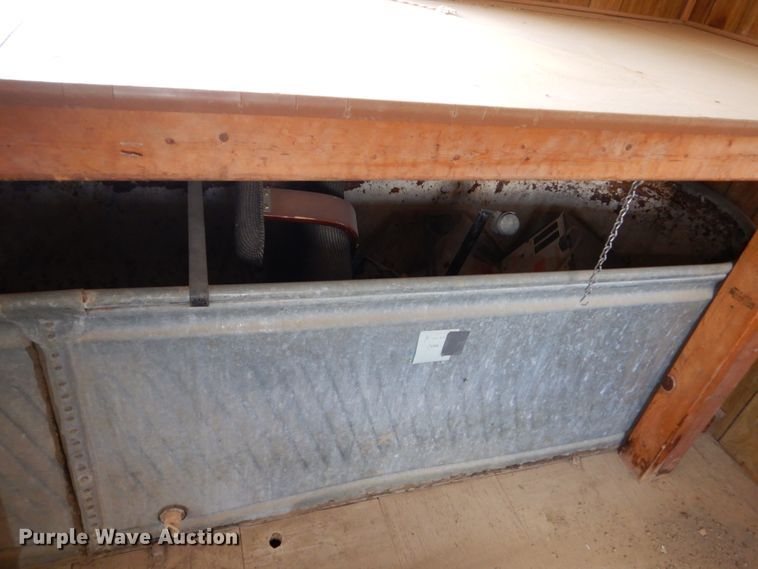 image for item HI9883 1992 Miller  job site office trailer