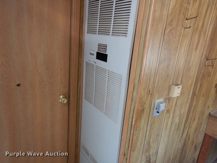 image for item HI9883 1992 Miller  job site office trailer