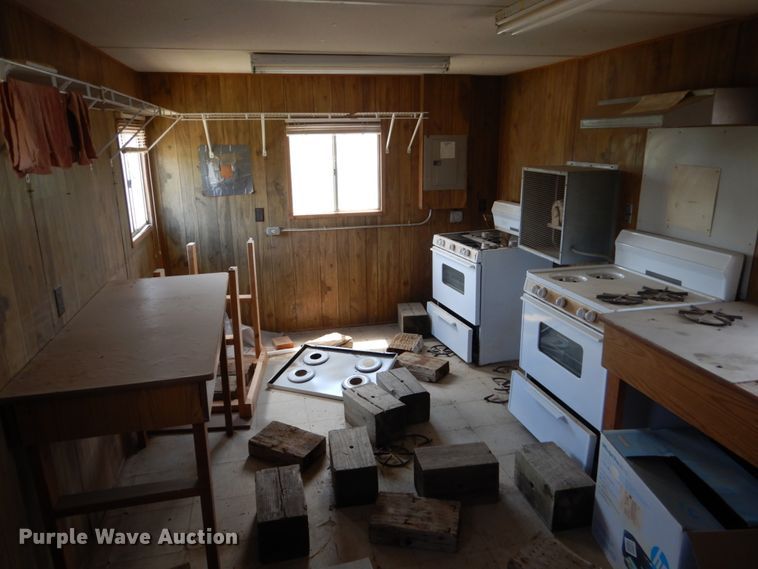 image for item HI9883 1992 Miller  job site office trailer