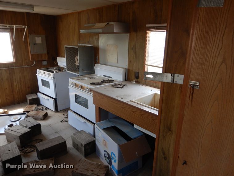 image for item HI9883 1992 Miller  job site office trailer