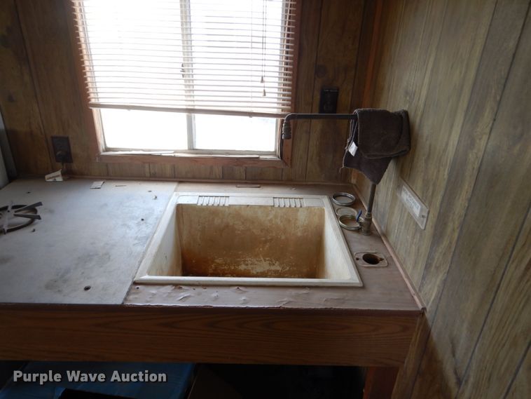 image for item HI9883 1992 Miller  job site office trailer