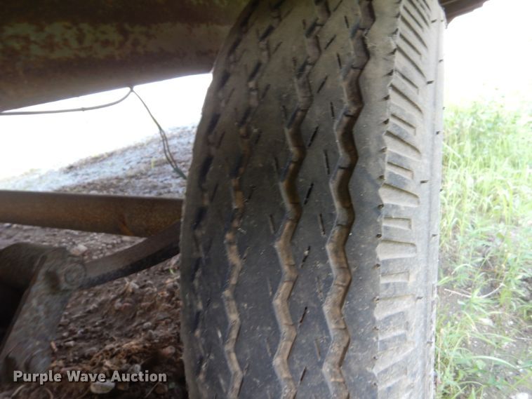 image for item HI9883 1992 Miller  job site office trailer