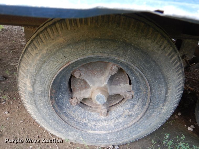 image for item HI9883 1992 Miller  job site office trailer