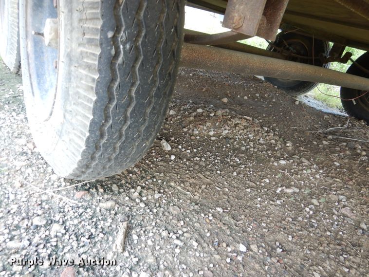 image for item HI9883 1992 Miller  job site office trailer