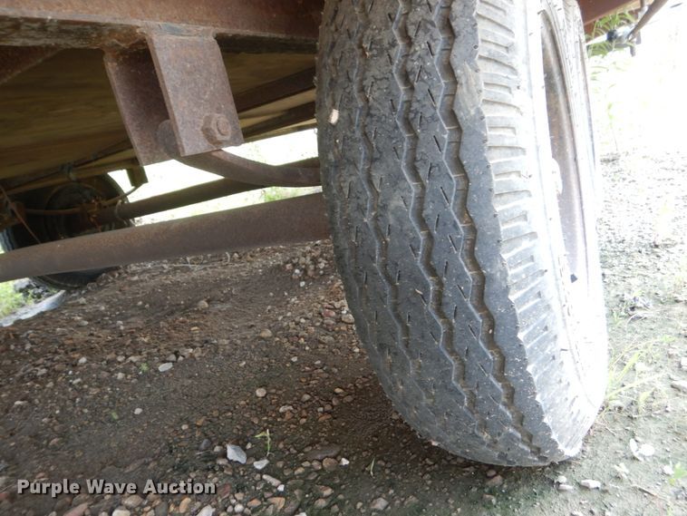 image for item HI9883 1992 Miller  job site office trailer