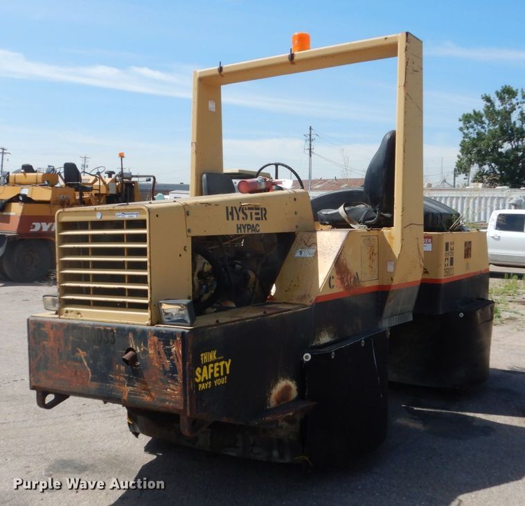 image for item HI9902 Hyster C530A  pneumatic roller