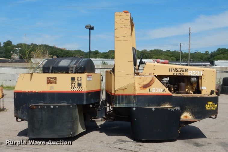 image for item HI9902 Hyster C530A  pneumatic roller