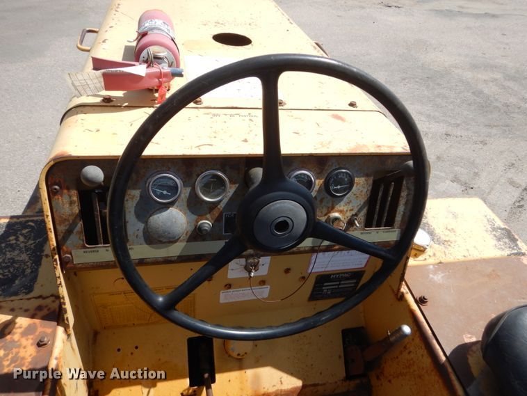 image for item HI9902 Hyster C530A  pneumatic roller