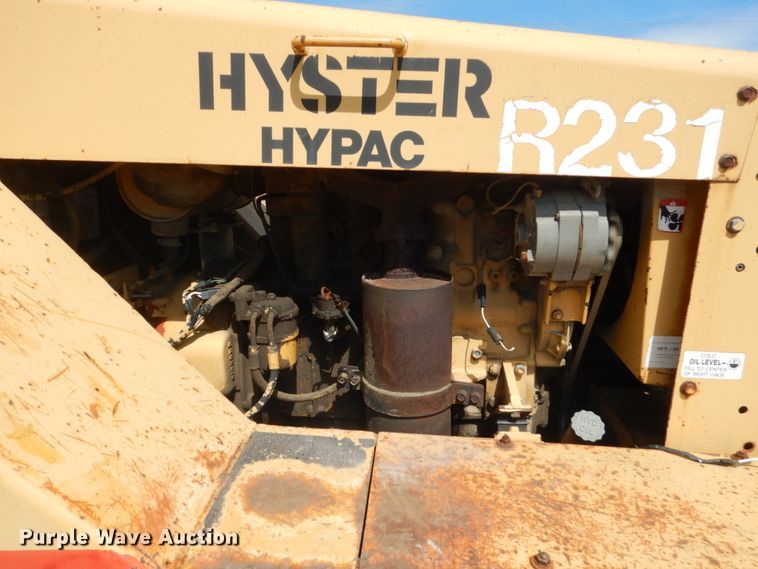 image for item HI9902 Hyster C530A  pneumatic roller