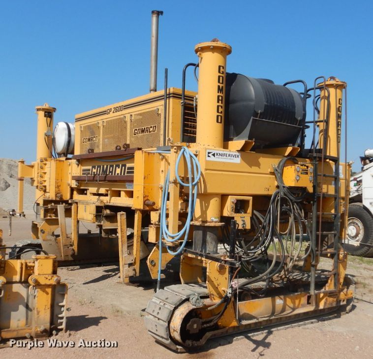 image for item HI9903 Gomaco GP-2600  slipform paver