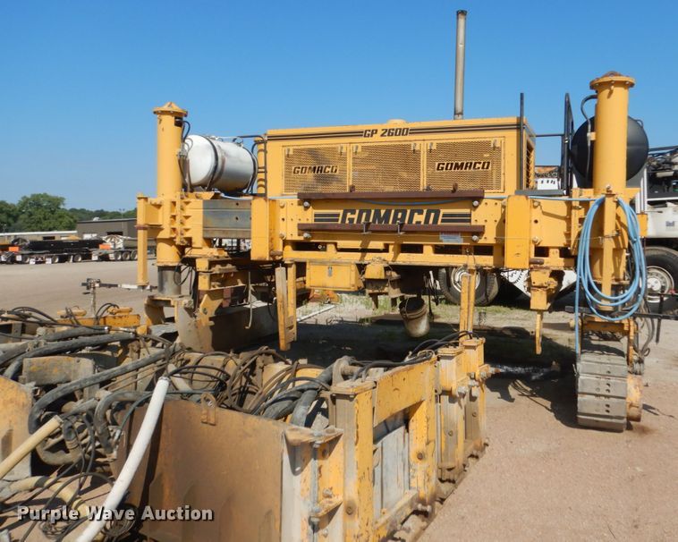 image for item HI9903 Gomaco GP-2600  slipform paver